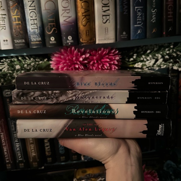 Blue bloods | Bundle - Picture 1 of 1